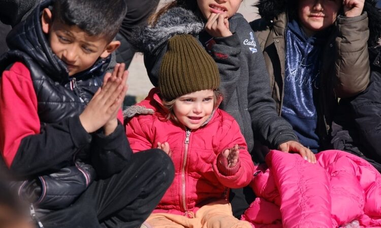  Deprem Yaşayan Çocuklara Psikolojik Destek