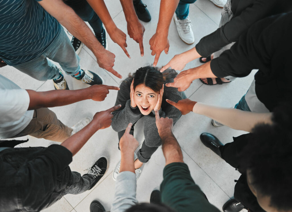 Sosyal Fobi Nedir? Sosyal Anksiyete Bozukluğu Belirtileri ve Tedavisi